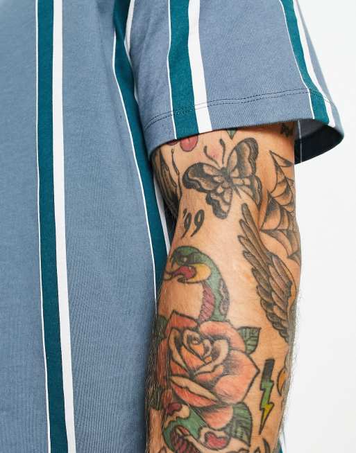 ASOS DESIGN – Blå och vit t-shirt i avslappnad passform med vertikala ränder, 2 av 4