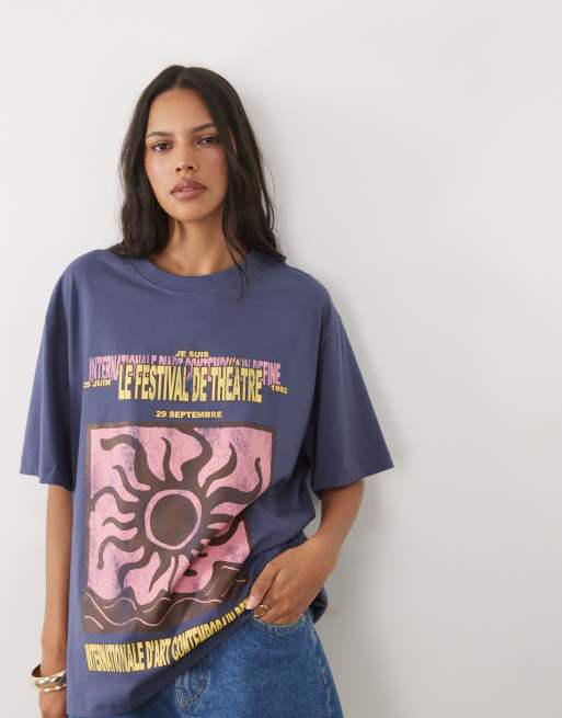 ASOS DESIGN - Blå oversized T-shirt med 'Le Festival de Theatre'-solgrafik, 2 af 4