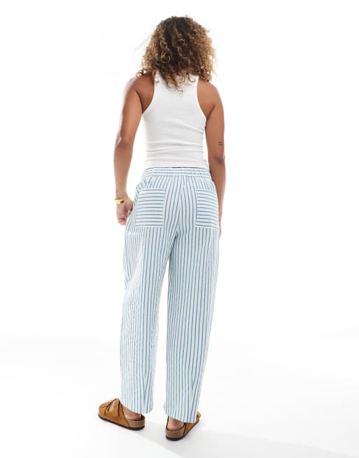 ASOS DESIGN - Blå pull-on-bukser med tøndeformede ben og striber i bæk-og-bølge-stof, 3 af 5