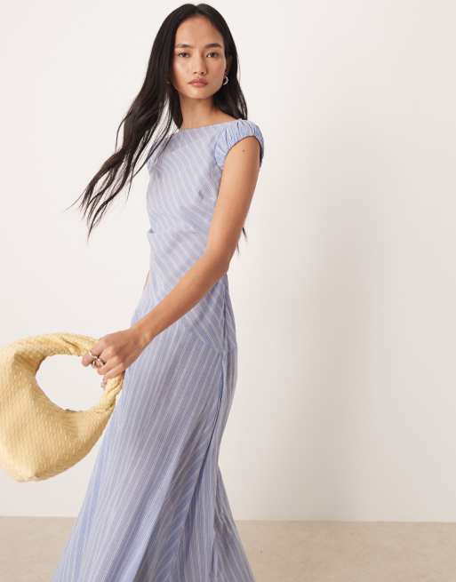 ASOS DESIGN – Blå, randig midiklänning med sänkt midja och rynkade holkärmar, 2 av 4
