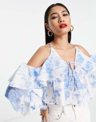 ASOS DESIGN – Blåblommig blus med volanger och snörning - view 1