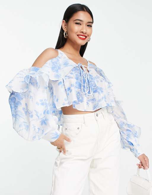 ASOS DESIGN – Blåblommig blus med volanger och snörning , 2 av 4