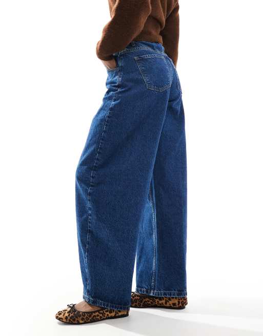 ASOS DESIGN – Bläcktvättade jeans med barrelben och paper bag-midja, 2 av 5