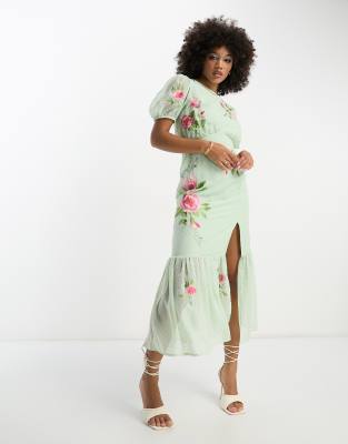 ASOS DESIGN – Bladozielona szyfonowa sukienka midi z materiału dobby w haftowany kwiatowy wzór