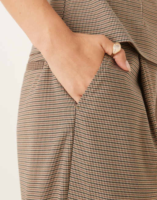 ASOS DESIGN – Blandrutiga, figursydda byxor med barrelben, del av set, 5 av 5