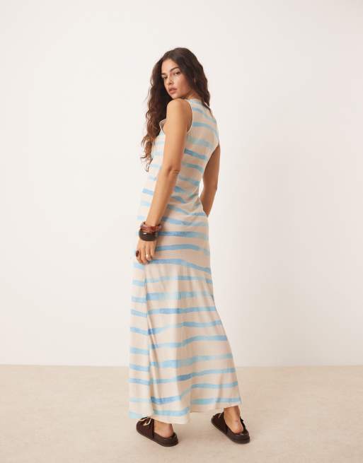 ASOS DESIGN – Blårandig, rynkad midiklänning med v-ringning och knytband, 4 av 4