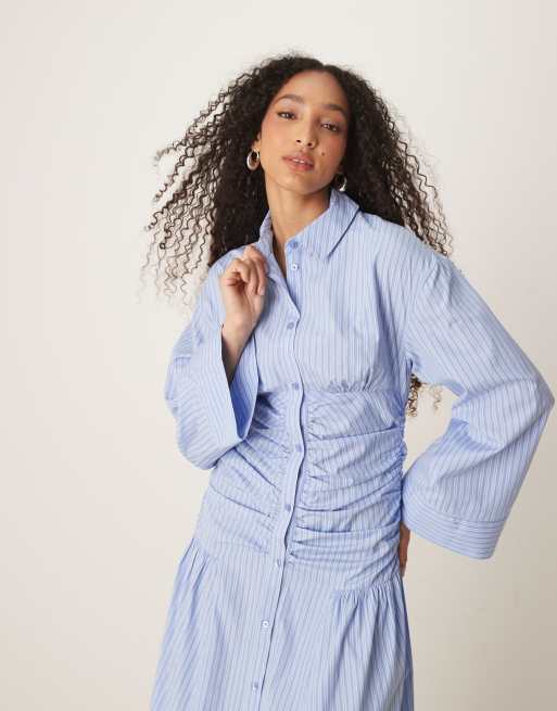 ASOS DESIGN – Blårandig skjortklänning i maxilängd med rynkad bodice och sänkt midja, 4 av 4