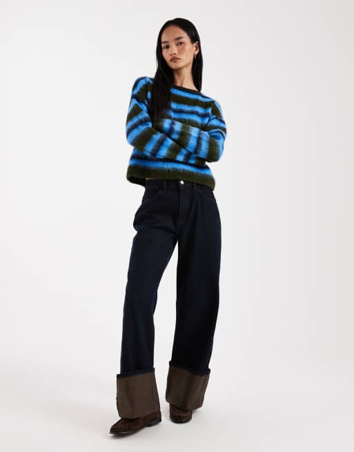ASOS DESIGN – Blårandig, stickad tröja med borstad finish, 2 av 4