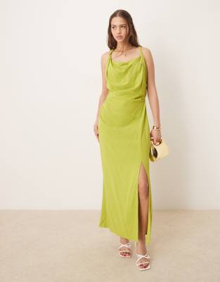 ASOS DESIGN - Blassgrünes Midikleid mit Leinen, verdrehten Details an der Schulterpartie und Raffung