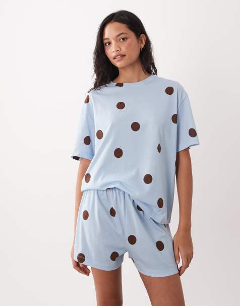 ASOS DESIGN - Blåt pyjamassæt med shorts og oversized T-shirt med chokoladebrune polkaprikker - view 1