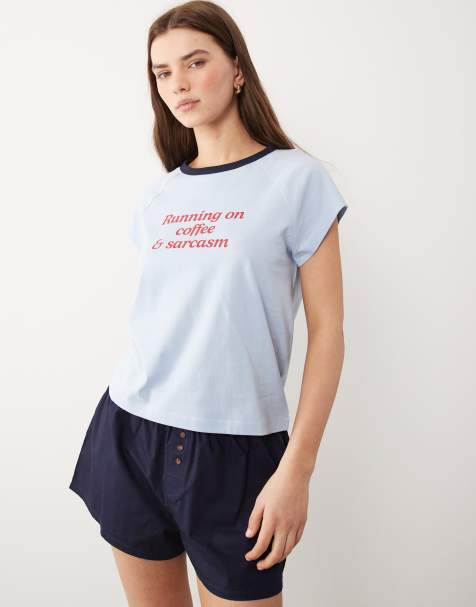 ASOS DESIGN - Blåt pyjamassæt med T-shirt med kaffe- og sarkasme-grafik og vævede shorts - view 1