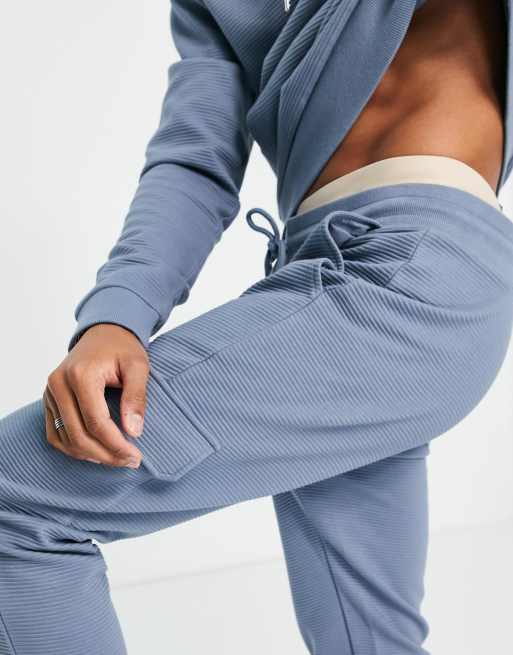 ASOS DESIGN - Blåt træningssæt med hættetrøje og skinny-joggingbukser i cargo-stil, 3 af 4