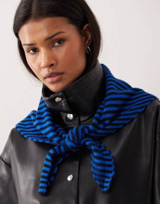 ASOS DESIGN - Blau gestreifter Triangel-Strickschal