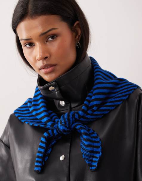 ASOS DESIGN – Blau gestreifter Triangel-Strickschal - view 1