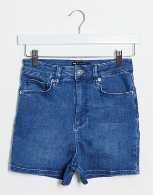 ASOS DESIGN – Blaue Jeansshorts mit Nahtdetails