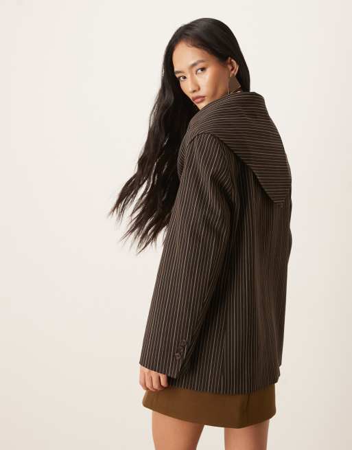 ASOS DESIGN - Blazer à détail foulard - Marron à fines rayures, 4 de 4