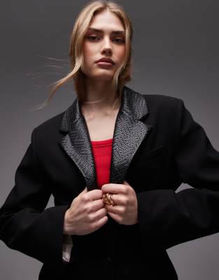 Blazer ajusté à taille cintrée avec revers imitation cuir - Noir 44