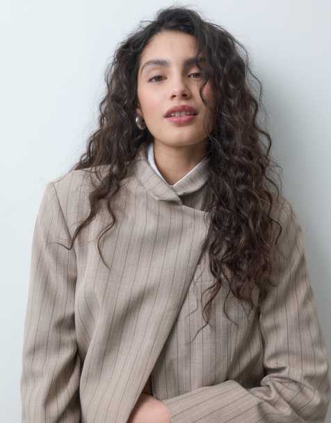 ASOS DESIGN blazer ajusté croisé à rayures taupe - view 1