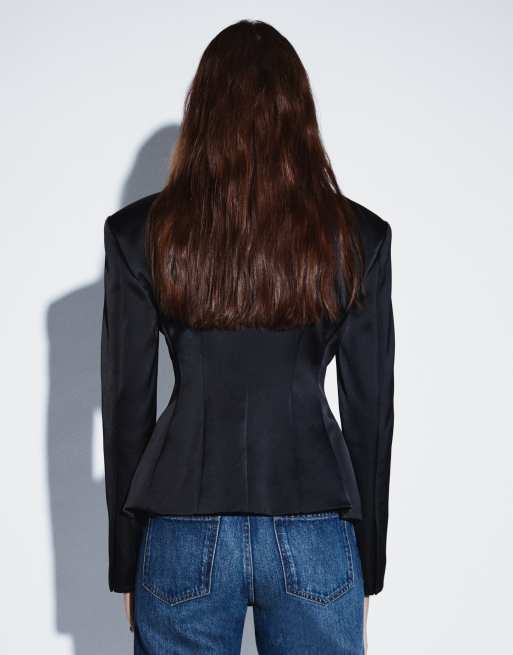 ASOS DESIGN blazer ajusté en satin à épaules marquées noir, 4 de 4