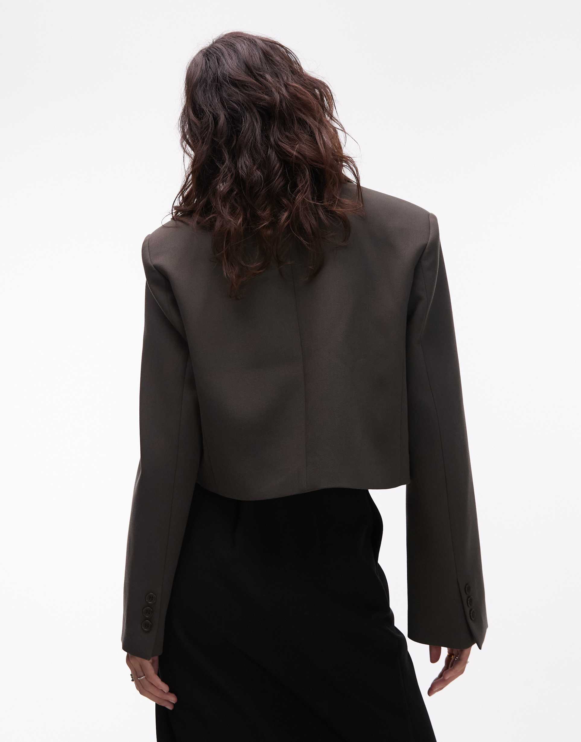 ASOS DESIGN - Blazer corto doppiopetto kaki