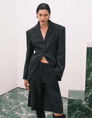 Blazer long à épaules structurées et fines rayures - Noir 36