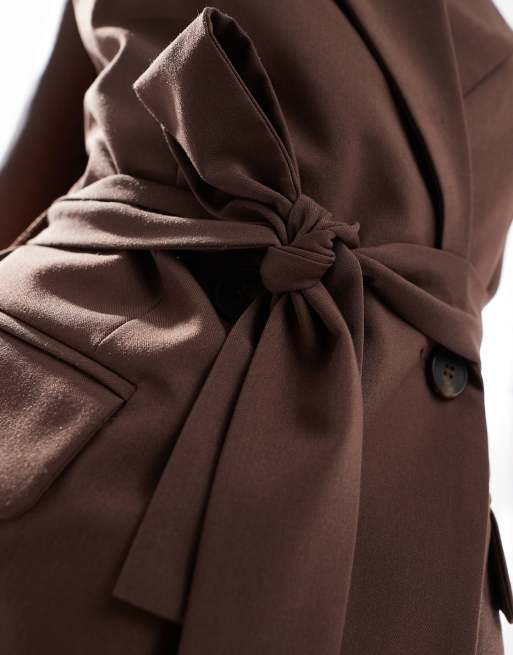 ASOS DESIGN - Blazer marrone senza maniche con allacciatura, 2 di 4