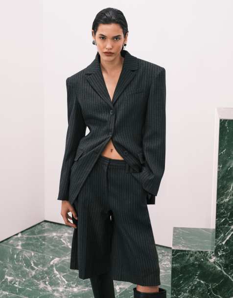 ASOS DESIGN - Blazer met lange pasvorm en opvallende schouder in zwart met krijtstreep - view 1
