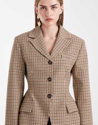 ASOS DESIGN - Blazer mit winzigem Karomuster und geformter Hüftpartie im taillierten Design-Bunt