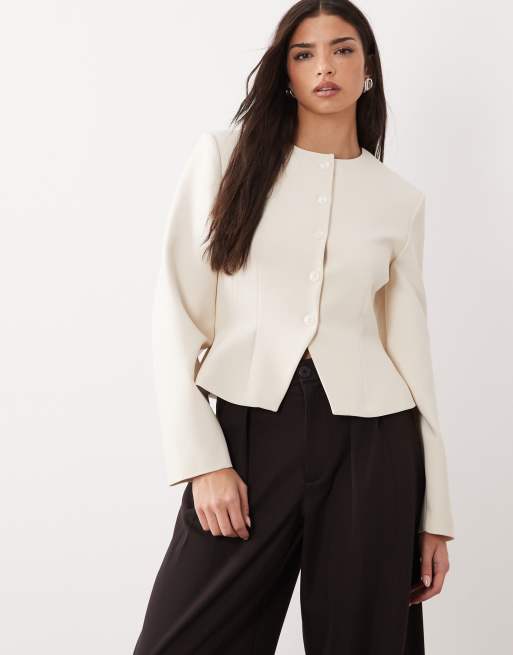 ASOS DESIGN - Blazer peplo stretto in vita color avorio