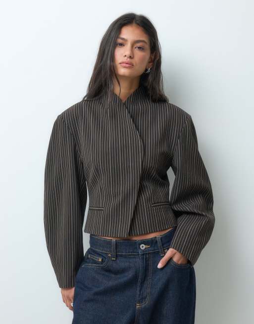 ASOS DESIGN blazer sartoriale accollato con maniche a palloncino e righe gessate marroni, 2 di 5