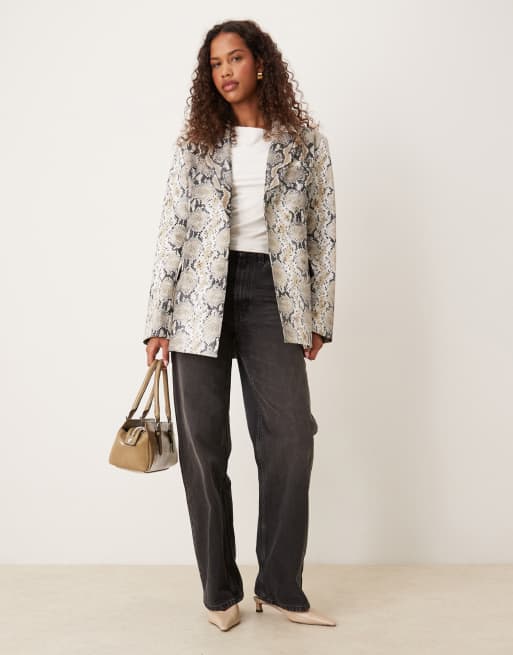 ASOS DESIGN - Blazer sartoriale comodo pitonato in pelle sintetica, 2 di 4