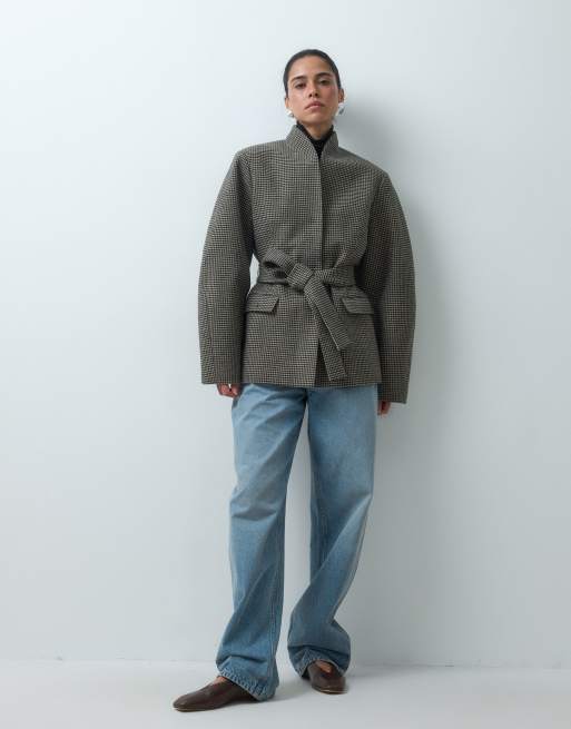 ASOS DESIGN blazer sartoriale con collo alto, cintura e maniche cocoon a quadri marroni, 3 di 4