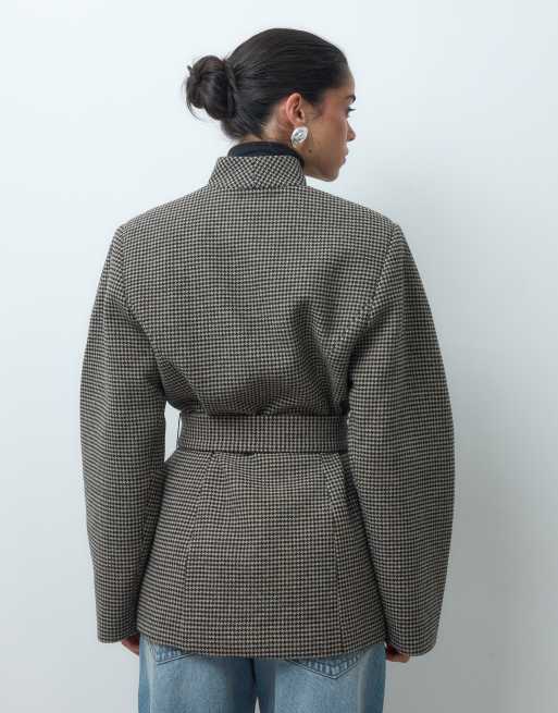 ASOS DESIGN blazer sartoriale con collo alto, cintura e maniche cocoon a quadri marroni, 4 di 4