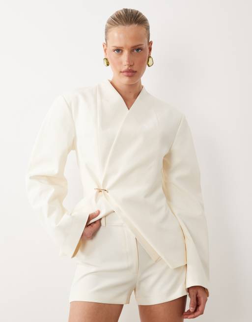 ASOS DESIGN - Blazer sartoriale da abito stretto in vita color panna