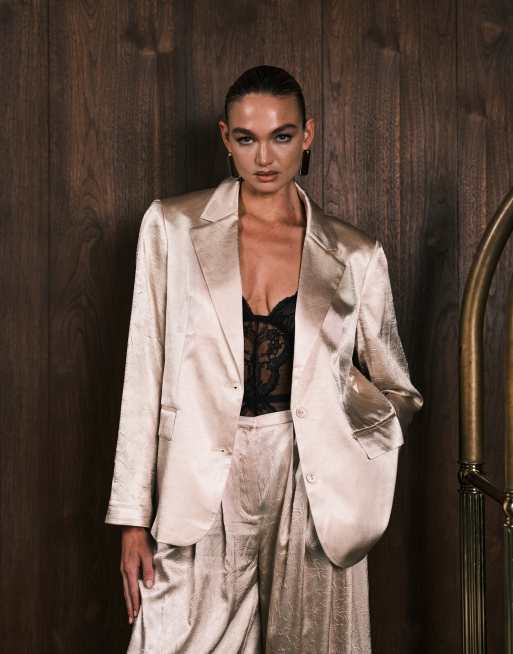 ASOS DESIGN - Blazer sartoriale non strutturato in raso color ostrica