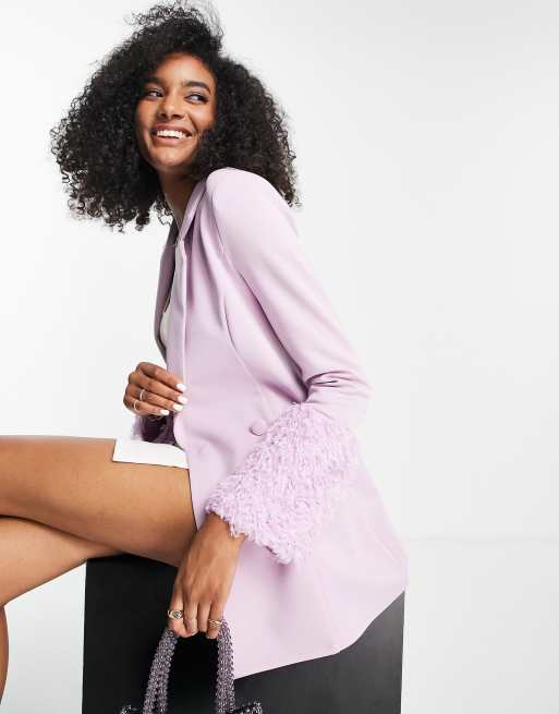 ASOS DESIGN - Blazer van jersey met lange pasvorm en manchetten met imitatieveren in lila