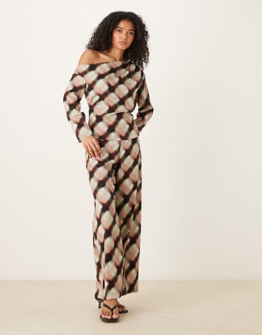 ASOS DESIGN - Blød asymmetrisk top med rynkede detaljer og slørede tern - Del af sæt, 2 af 4