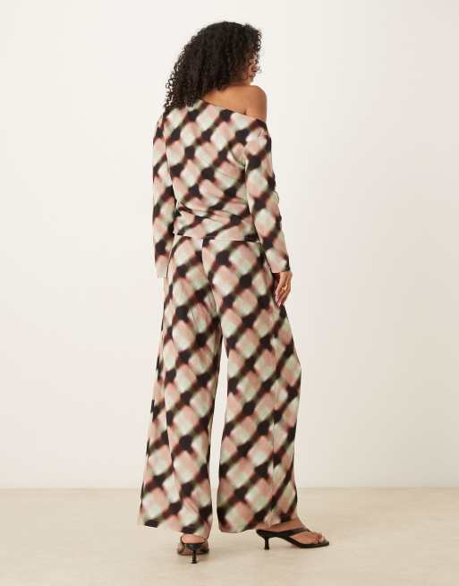 ASOS DESIGN - Blød asymmetrisk top med rynkede detaljer og slørede tern - Del af sæt, 3 af 4