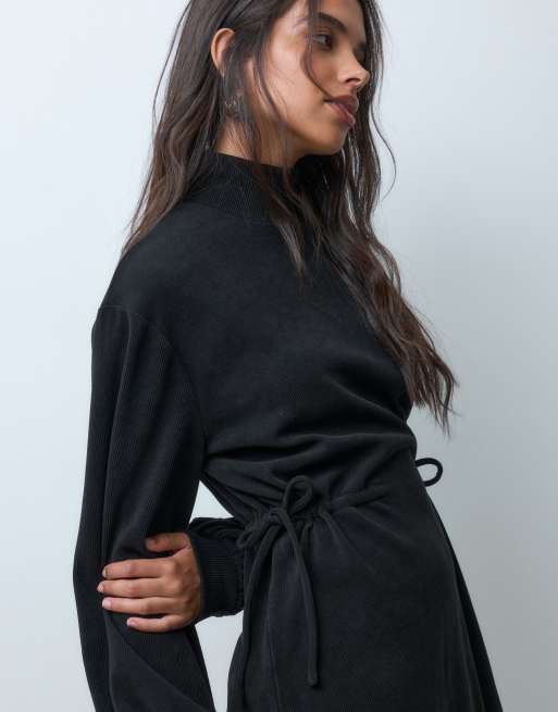 ASOS DESIGN blød cordkjole med løbesnor og talje i sort, 2 af 5