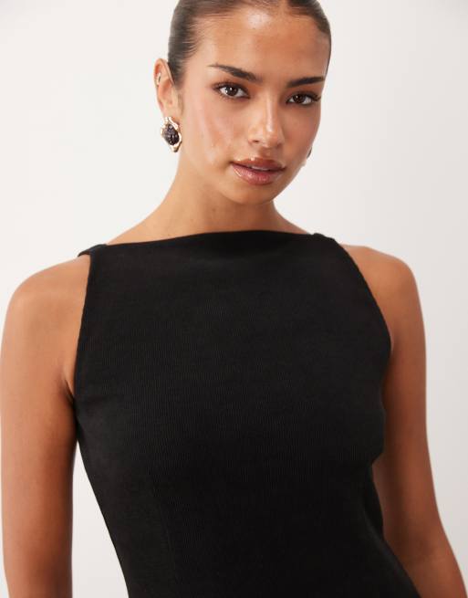 ASOS DESIGN blød fløjlskjole med bådudskæring i sort, midi, 3 af 4