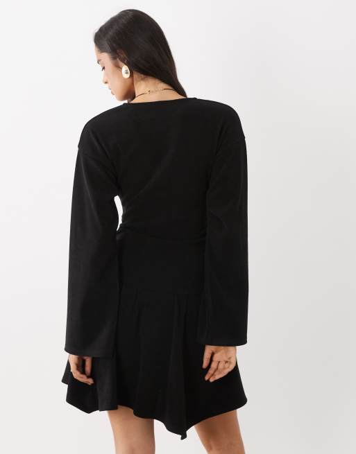 ASOS DESIGN blød fløjlskjole med hankey-kant i sort, 4 af 4
