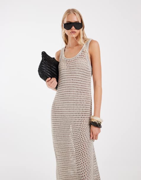 ASOS DESIGN – Blek, guldmetallisk maxiklänning med djup halsringning - view 1