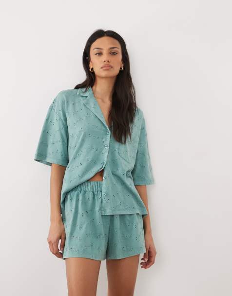 ASOS DESIGN – Blekblått set med jersey-shorts i broderie anglaise med tofsar och dragsko - view 1