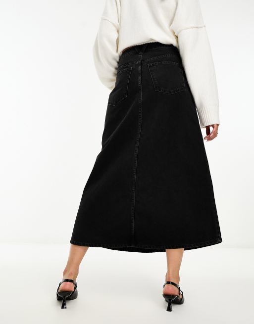 ASOS DESIGN – Bleksvart, a-linjeformad och midilång jeanskjol med slits, 2 av 4