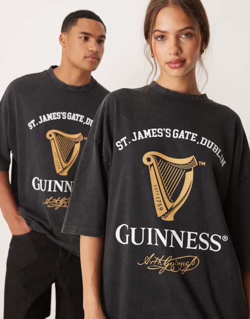 ASOS DESIGN – Bleksvart t-shirt i oversize och unisex-modell med Guinness-tryck, 4 av 4