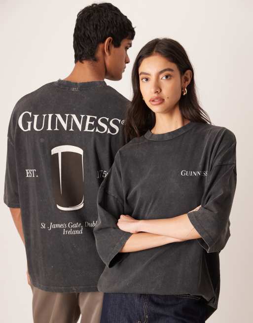 ASOS DESIGN – Bleksvart t-shirt i oversize och unisex-modell med Guinness-tryck, 4 av 4