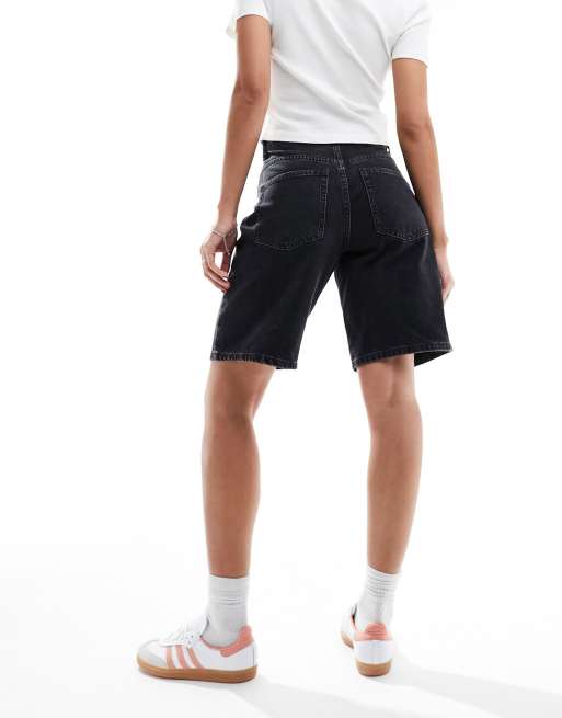 ASOS DESIGN – Bleksvarta jeansshorts i bermudastil, 5 av 5