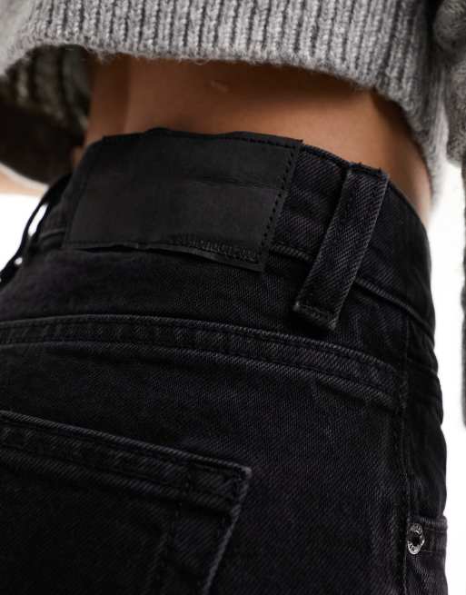 ASOS DESIGN – Bleksvarta, raka jeans med komfortstretch, 2 av 5