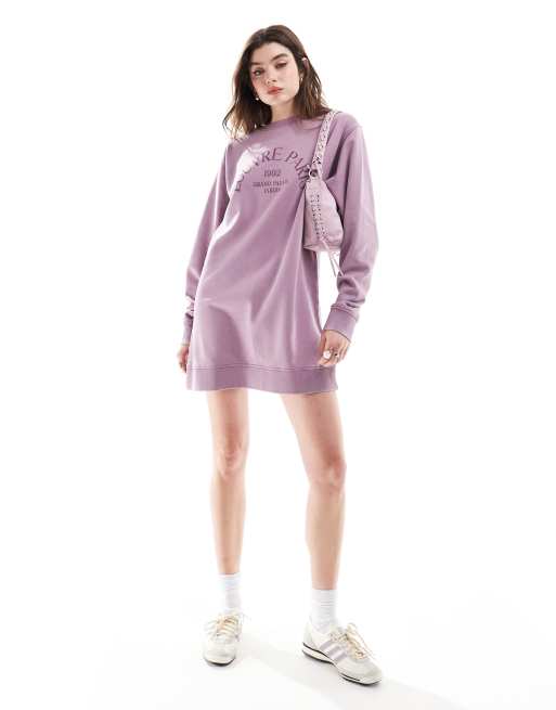 ASOS DESIGN – Blekt syrénlila sweatshirtklänning i minilängd med Louvre Paris-tryck, 3 av 4