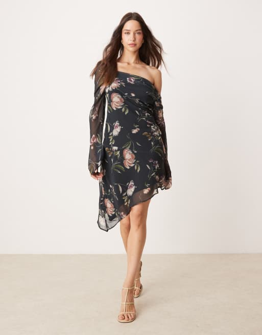 ASOS DESIGN – Blommig, asymmetrisk klänning med långa ärmar